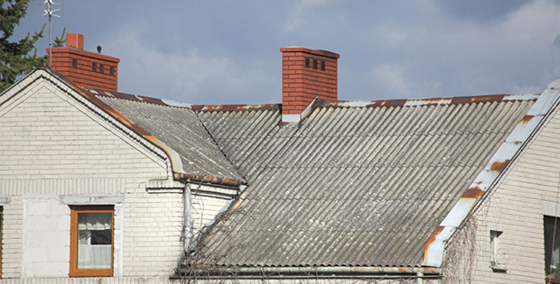 Wymiana azbestu - na co zwrócić uwagę wymieniając dach z azbestu?
